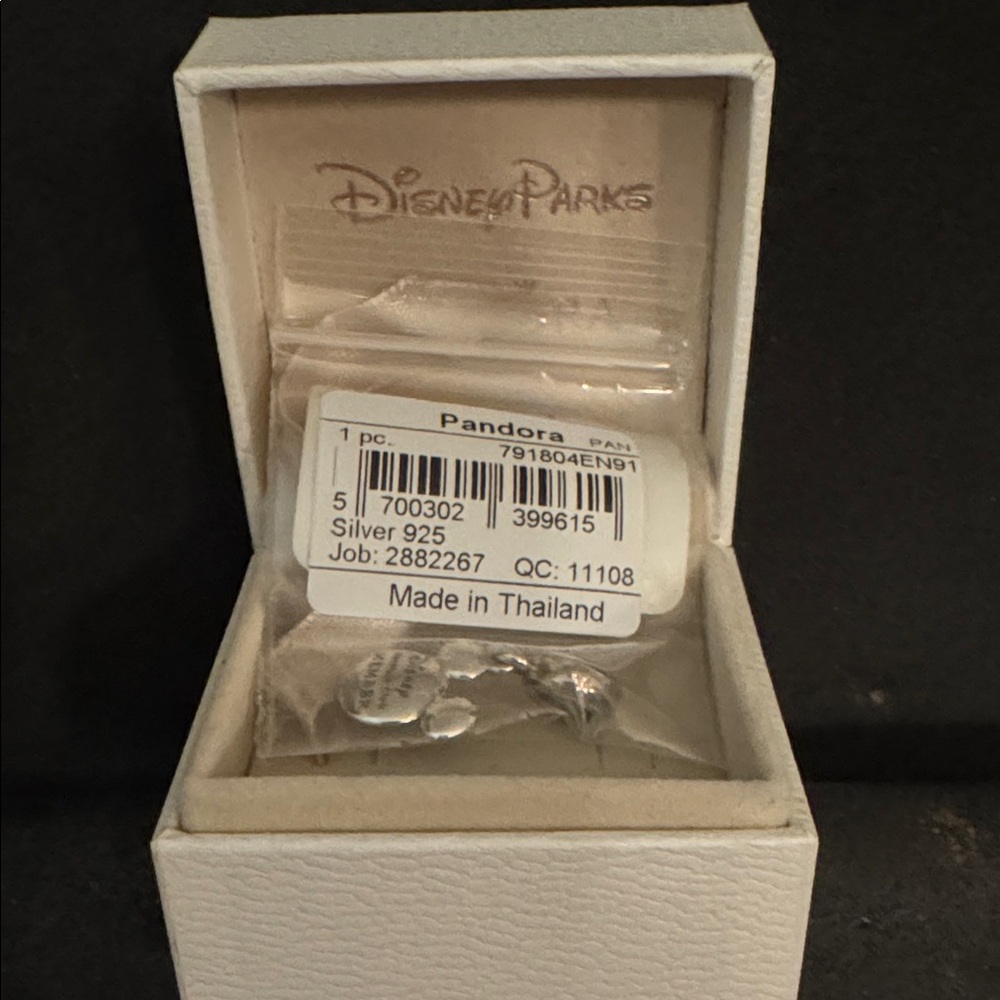Disney Pandora Charm - Disney Vacation Club New In Box-Retired - Picture 8 of 8